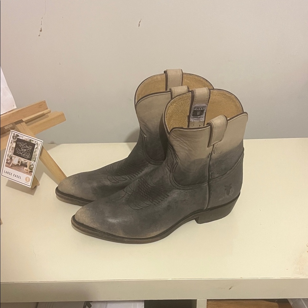 Frye Billy Short Cowboy Boots
